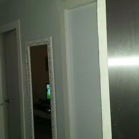 Avenue Rooms-2