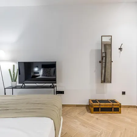 Goerlich By Alma Suites-3