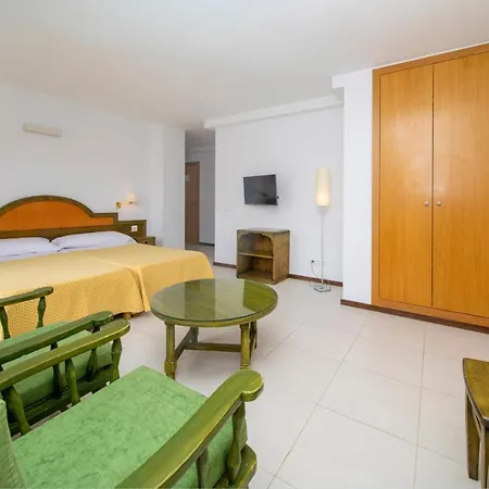 Apartamentos Bon Lloc-3