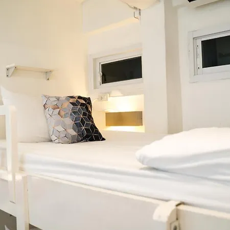 Hq Hostel Silom-2