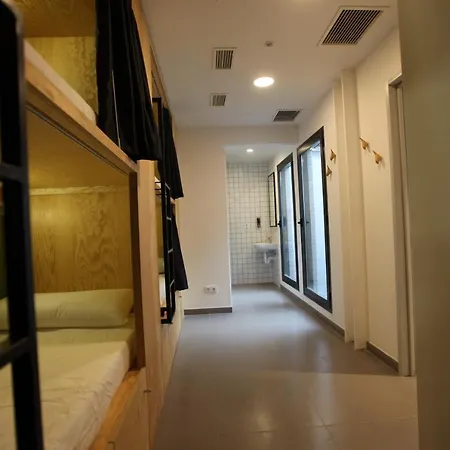 Vtz The Botanic Hostel-3
