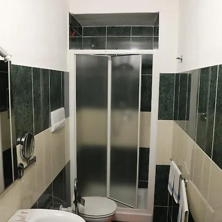 Rooms & B&B-2