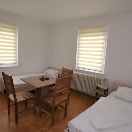 Nuertingen Zimmer Mit Gemeinschaftsraeumen-3
