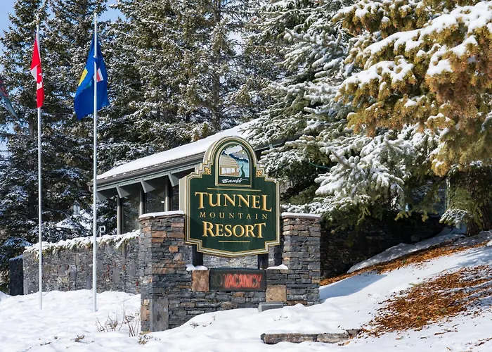 Cabin: Tunnel Mountain Resort