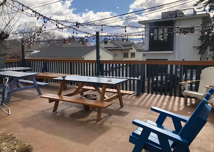 Kelowna International Hostel