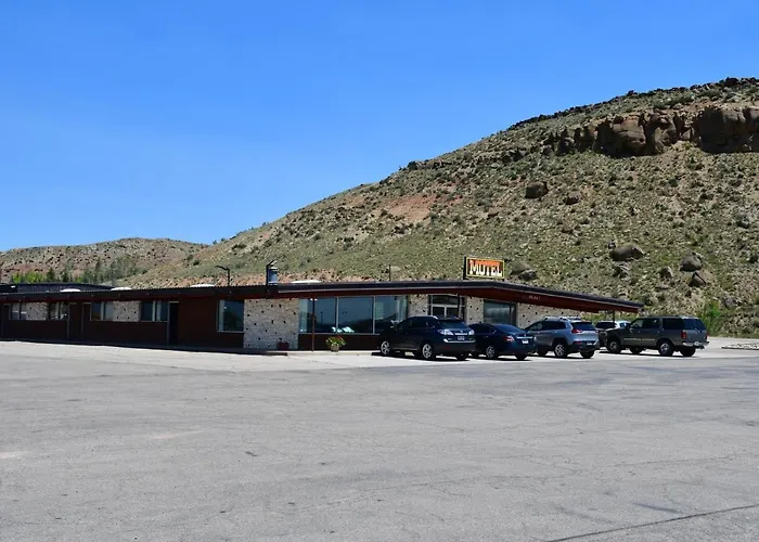 Cheap hotel: Prairie Inn