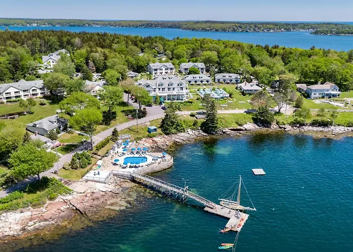 Hotels With Four Stars Spruce Point Inn And Spa