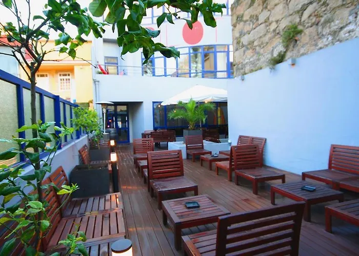 Pilot Design Hostel & Bar