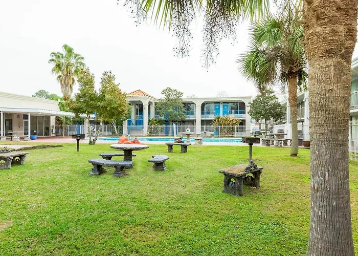 Travelodge By Wyndham Baton Rouge East