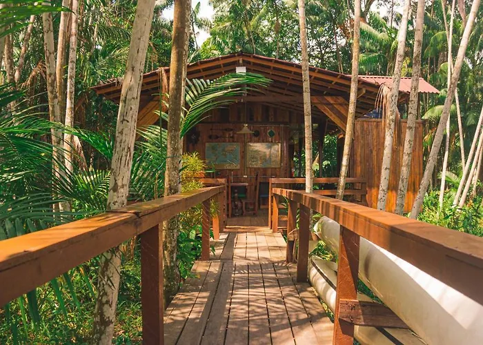  Olaria River Hostel