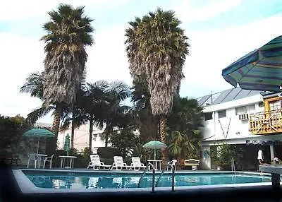 Motel: Tradewinds Airport Hotel