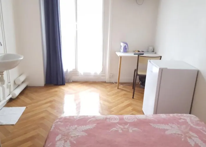 Hotel Feria Clichy