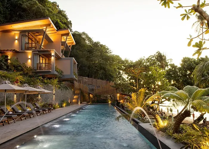 4 star hotel: Maremegmeg Beach Club