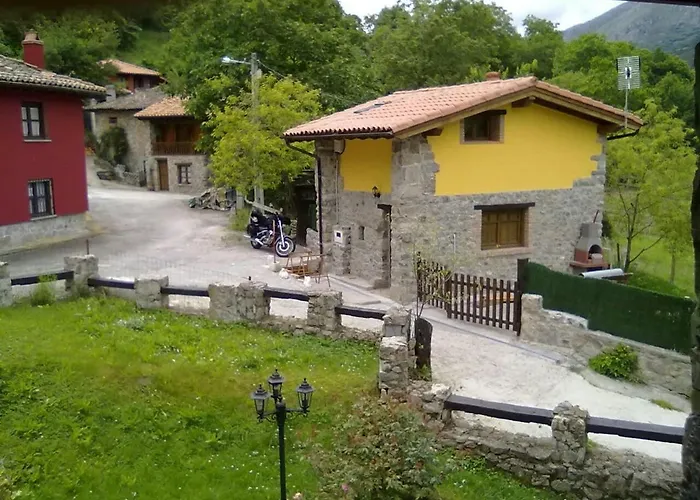 LA NOZAL (piscina, barbacoa, jardín...)