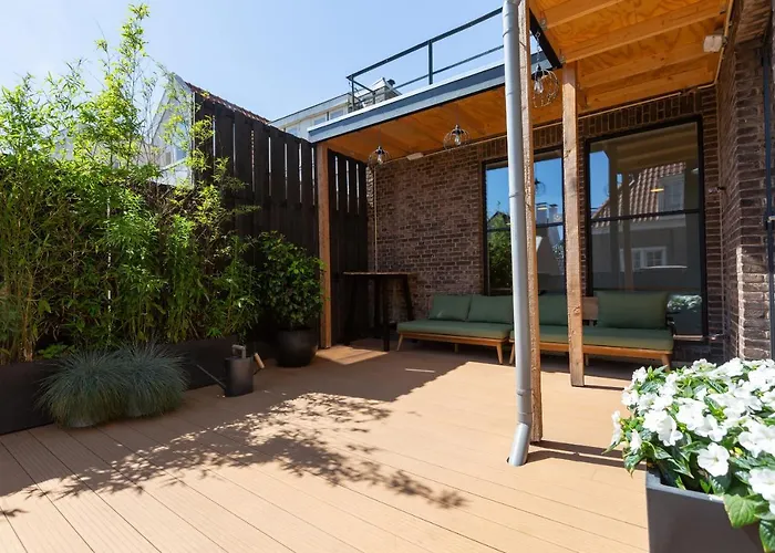 Pink Flamingo Boutique Hostel