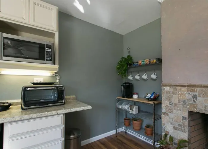 Cozy Convenience, Private Home 5Mins To Biltmore