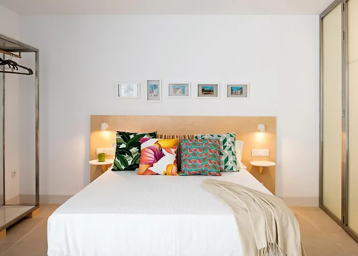 Y Estudios Céntricos Conil Home