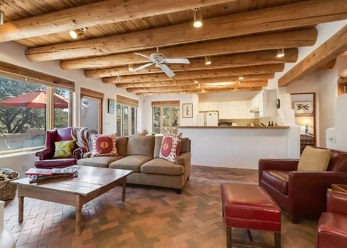 Foothills Retreat- Patios, Rooftop Deck, Quiet, 2Br