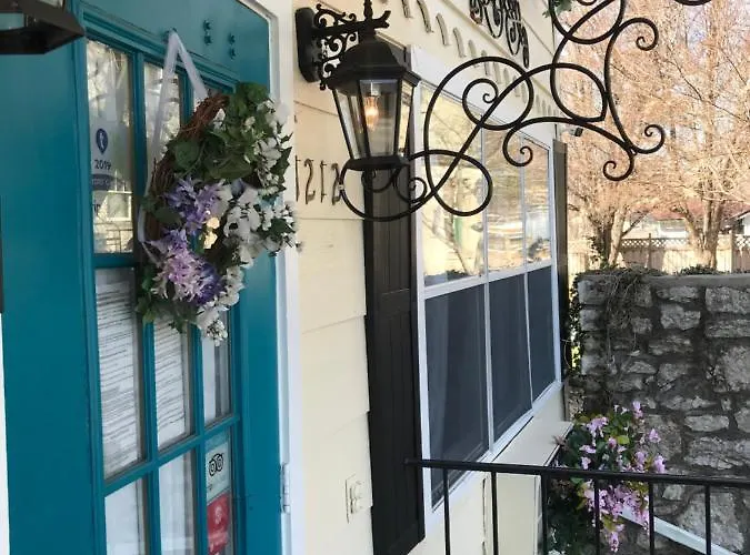 B&B only: Woodstock Inn Bed & Breakfast