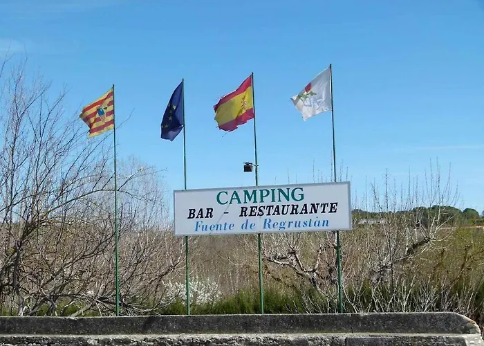 Bungalow & Camping Fuente De Regrustan
