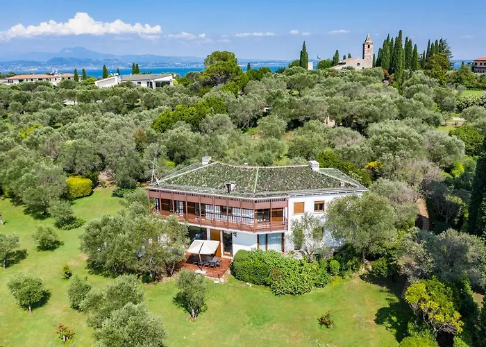 La villa: Villa Giustiniani