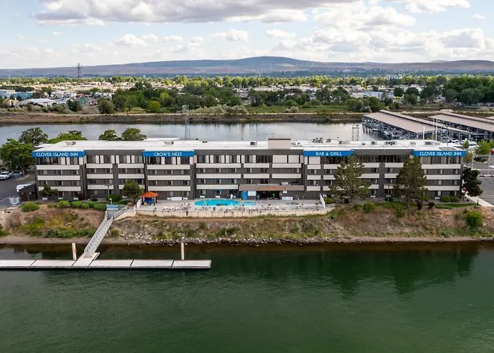 Romantic hotel: Clover Island Inn