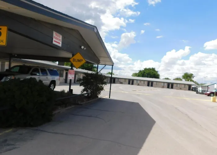 Royal Host Motel
