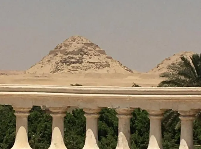 Sakkara Pyramid Inn Hotel