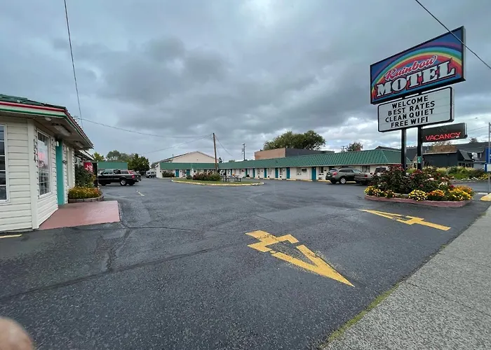 Pet Friendly hotel: Rainbow Motel