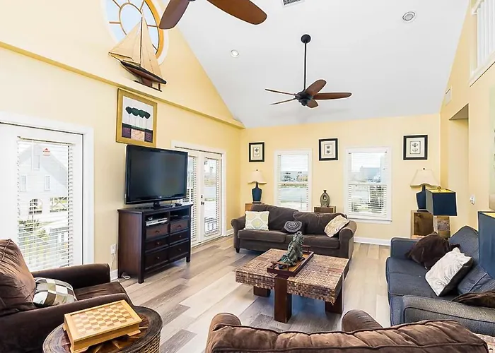 Pet Friendly hotel: Orion By Meyer Vacation Rentals