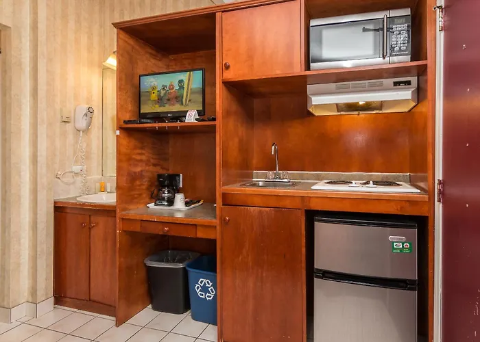 Canadas Best Value Inn Chinook Station