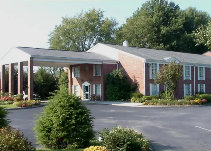 Motel: Americourt Hotel And Suites - Elizabethton