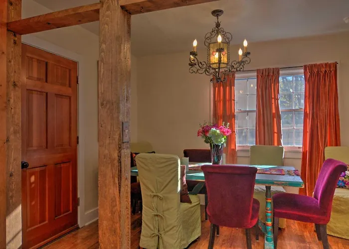 Cozy Adobe Casita: 1 Mile To Santa Fe Plaza!