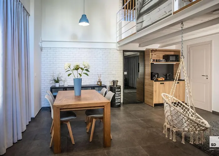 Pam Style Home