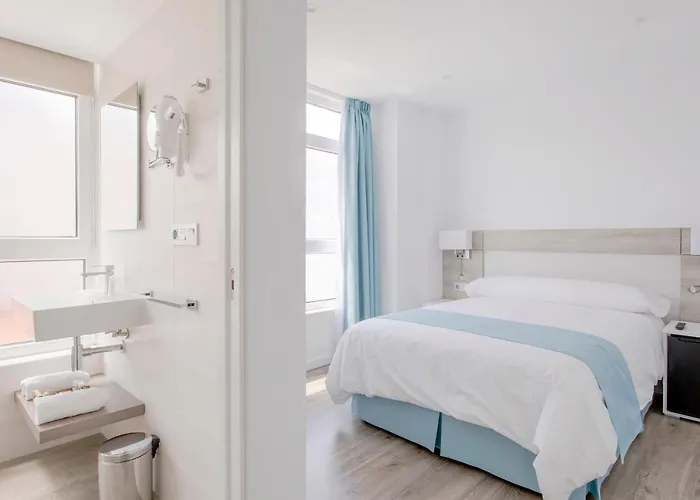 Hotel: Hostal Praia Madalena