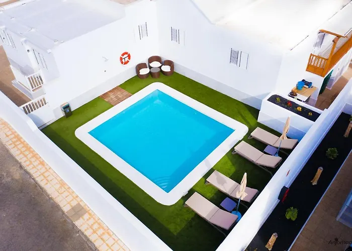 Apartamentos Anjomacar A