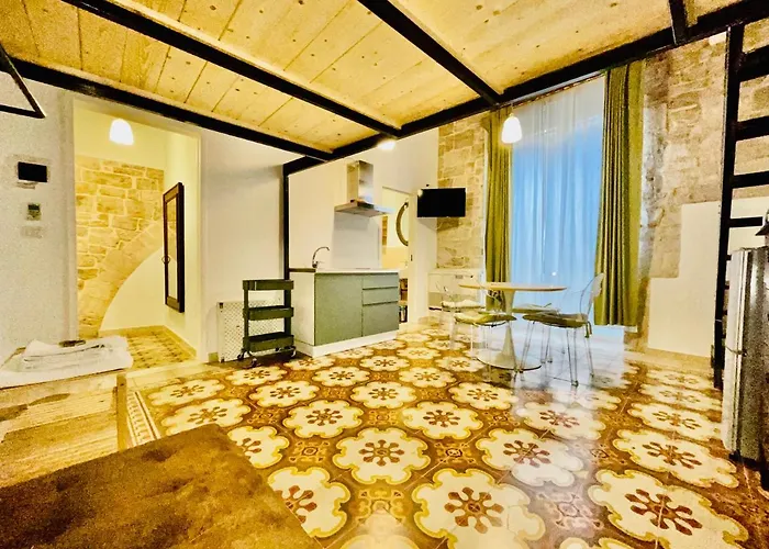  Palazzo Lupicini
