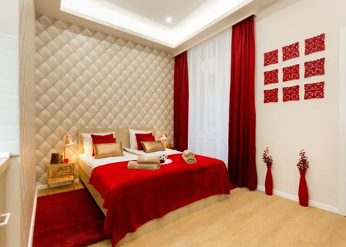 Budapest Holidays Harmony