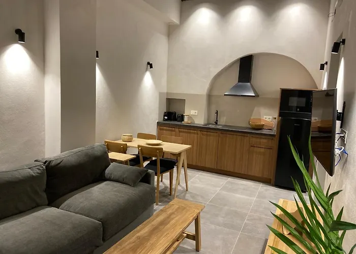 Oma Cadiz Apartments