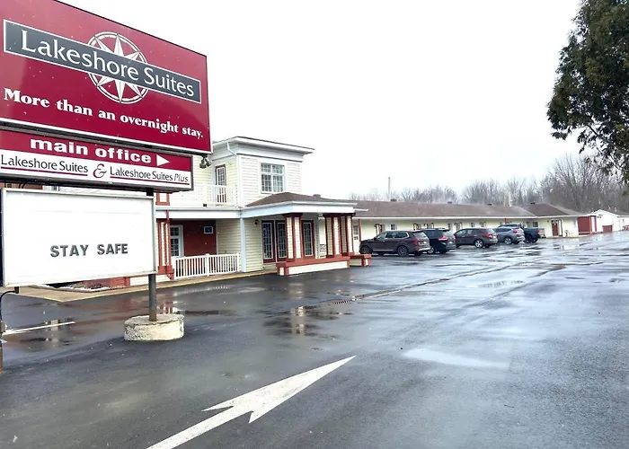Motel: Lakeshore Suites