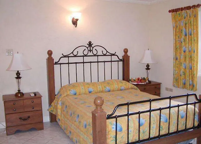 Bar-B-Barn Beach Hotel