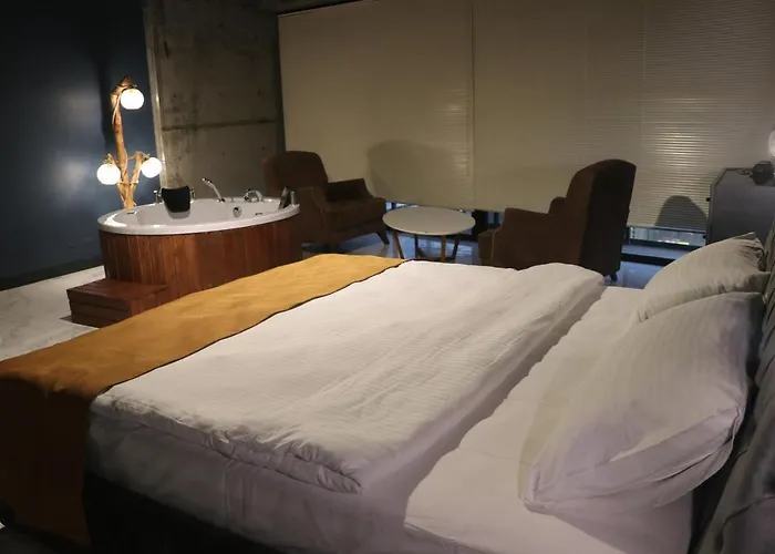 Ferienvermietung: Mas Suites Karakoey