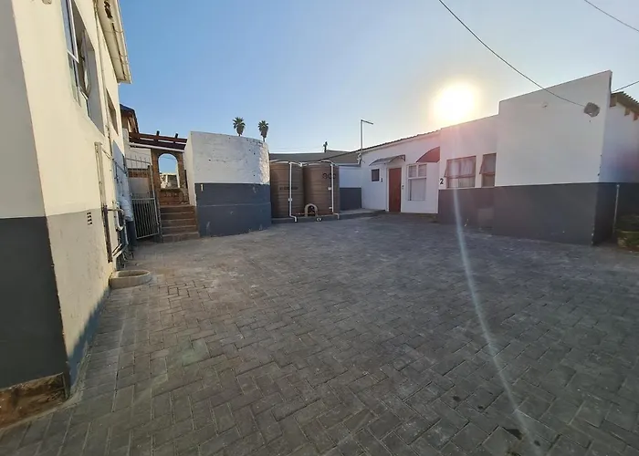 Guest house: The Beach Hide