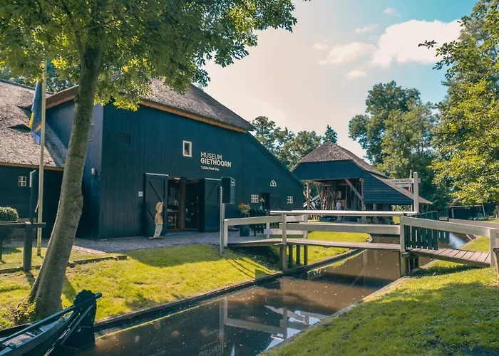 Vakantiepark De Wiedense Meren Wanneperveen