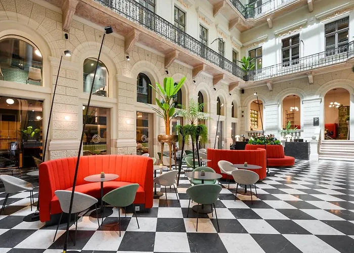 Family Hotel: Hotel Oktogon Haggenmacher By Continental Group