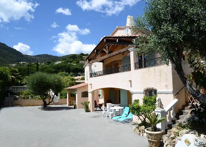 Hôtel accueillant les animaux: VILLA PLEIN SUD-Piscine-Spa-Climatisation-Parking privé-calme et détente