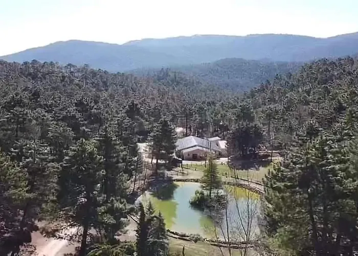 Perros hoteles Lujo En Finca Zafiro Lagunazo Riopar 5 O 3 Dormitorios Y 3 Baños Parque Natural Del Rio Mundo