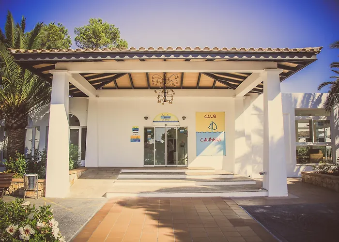 Hôtel de luxe: Hotel Club Es Talaial