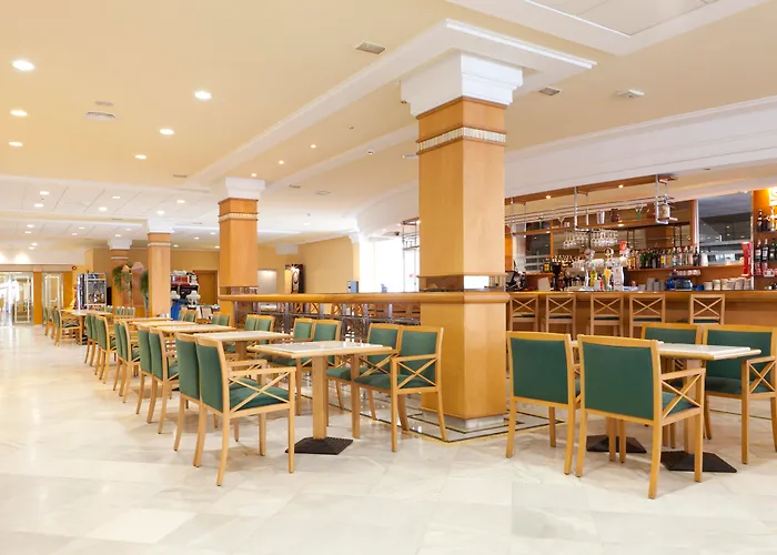 Central hotel: Hotel Samos (Adults Only)