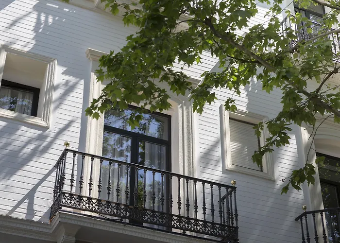 Hôtel pour familles: Petit Palace Puerta De Triana